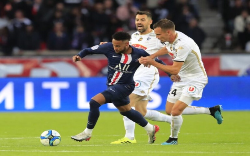 Soi kèo phạt góc hiệp 1 giữa PSG vs Angers